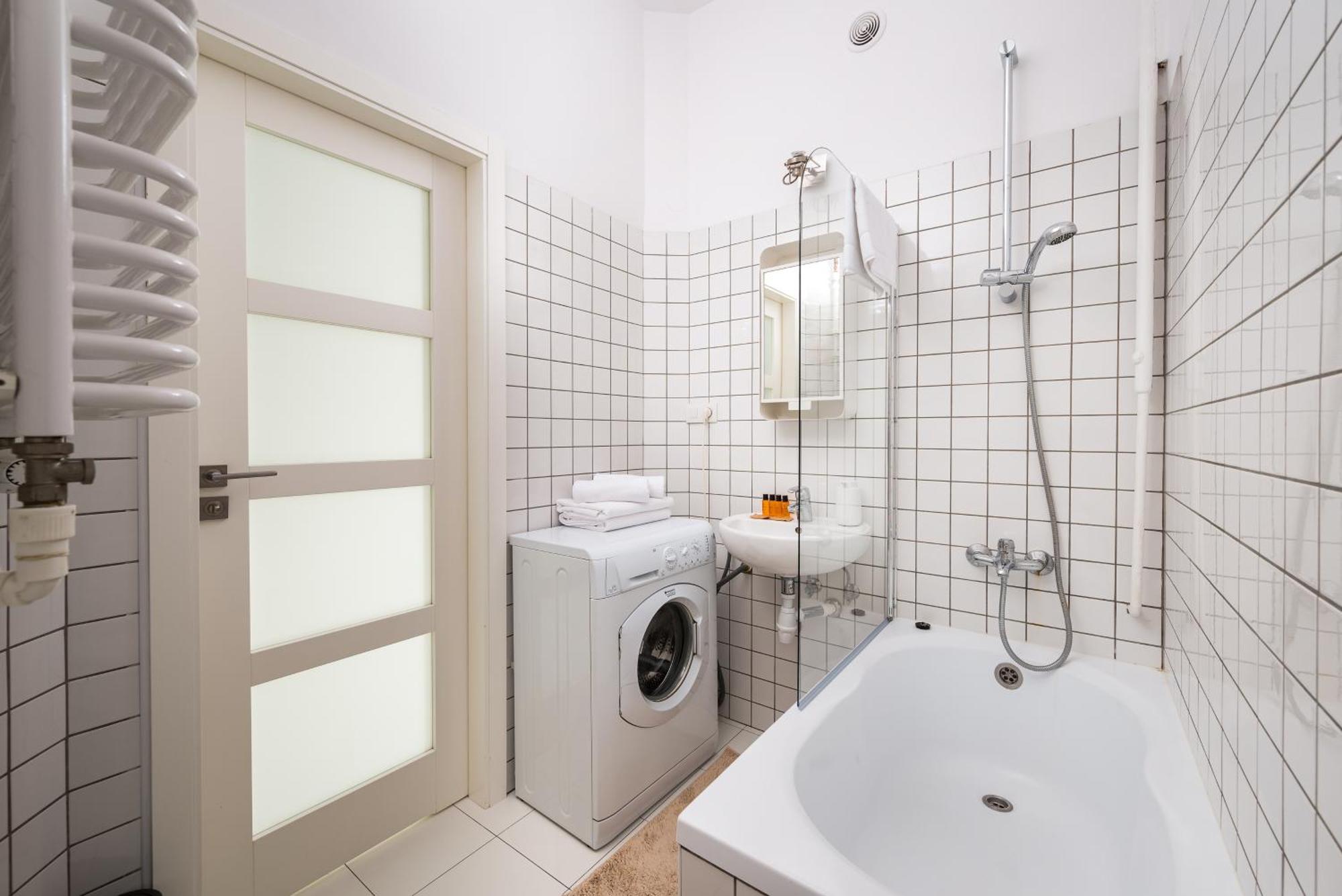 Wola Ratusz Homely Apartment Varšava Exteriér fotografie